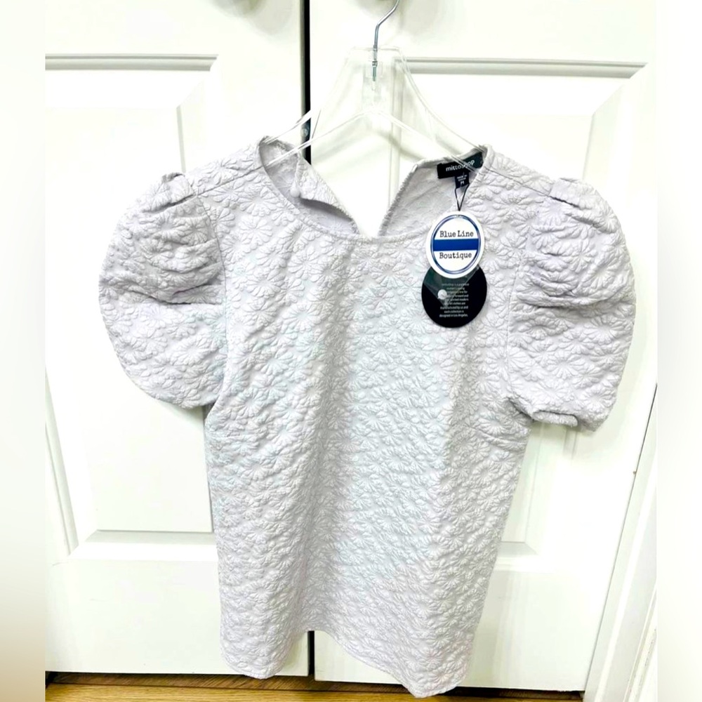 NWT Grey top with puffy sleeves